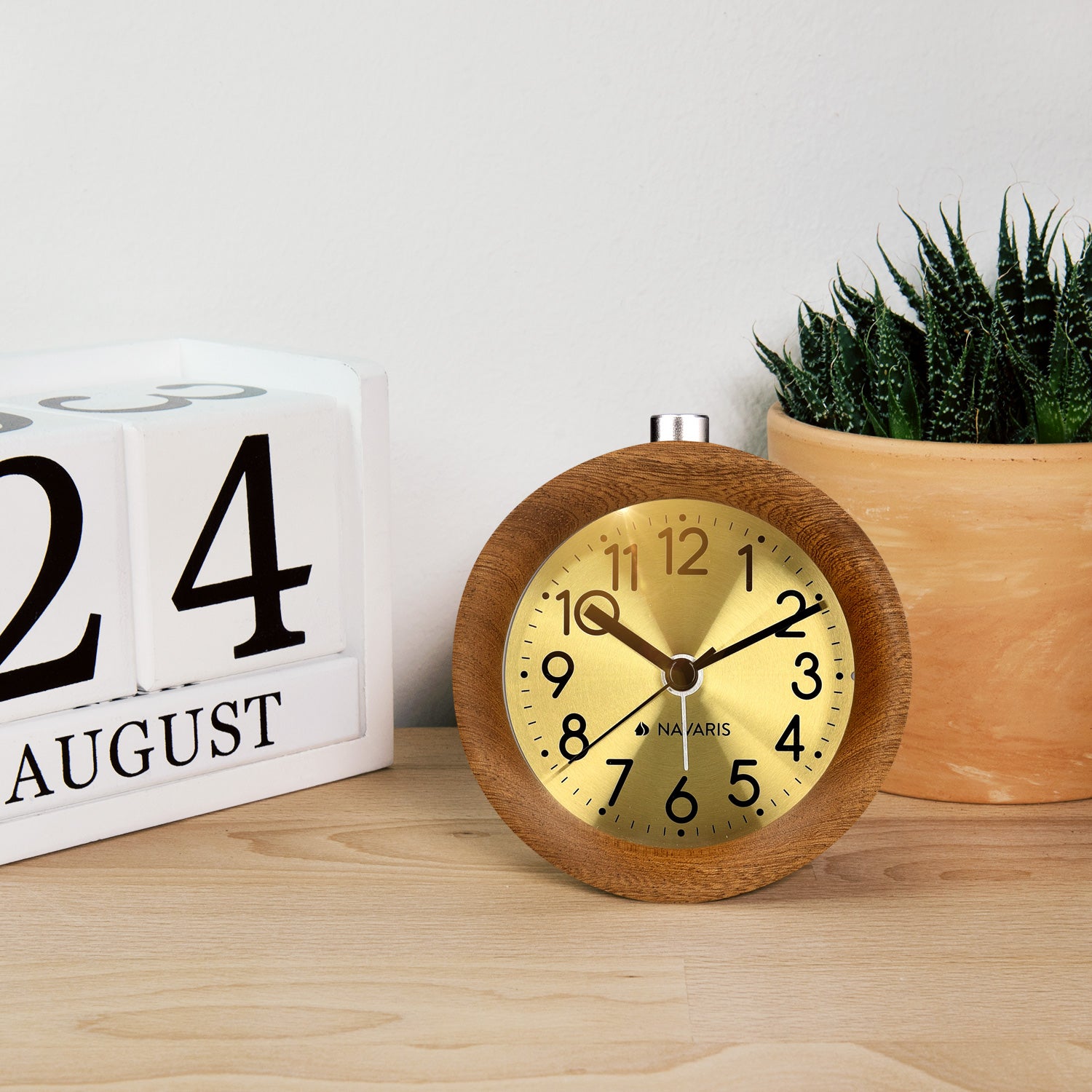 Navaris Analogue Wood Alarm Clock Design Round - Αναλογικό Επιτραπέζιο Ρολόι και Ξυπνητήρι - Gold / Dark Brown - 45470.18