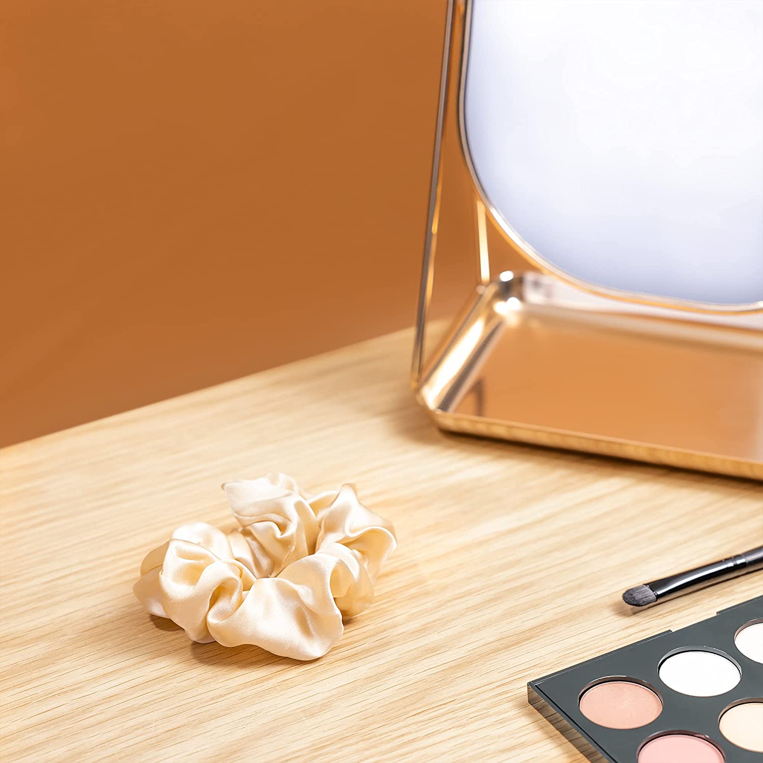 Navaris Σετ με 2 Μεταξωτά Scrunchies Λαστιχάκια Μαλλιών - Beige / Brown - 50258.02.15