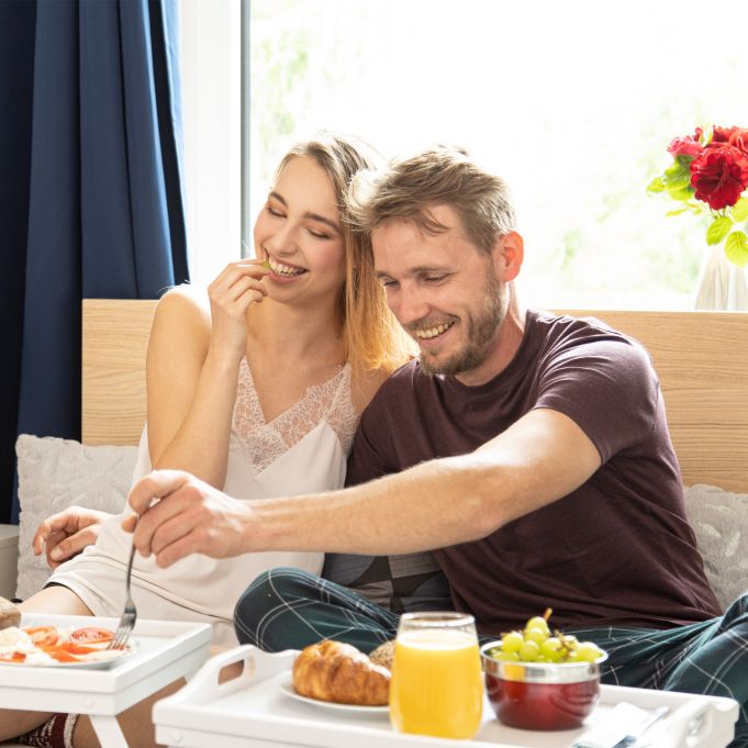 Relaxdays Τραπεζάκι Σερβιρίσματος Φαγητού από Μπαμπού - White - 4052025232344