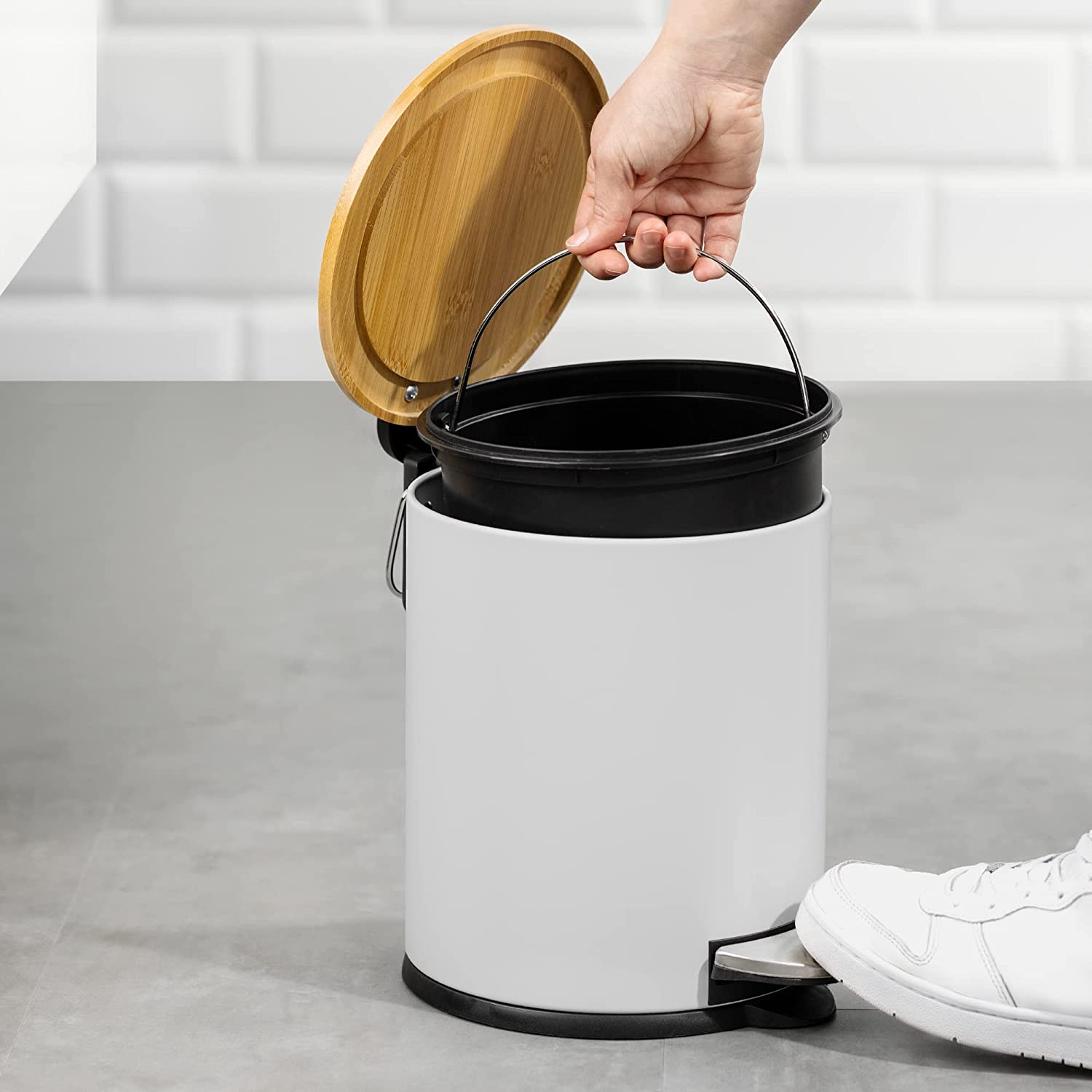 Navaris Κάδος Απορριμμάτων για το Μπάνιο με Καπάκι από Μπαμπού - 5L - White - 55244.02