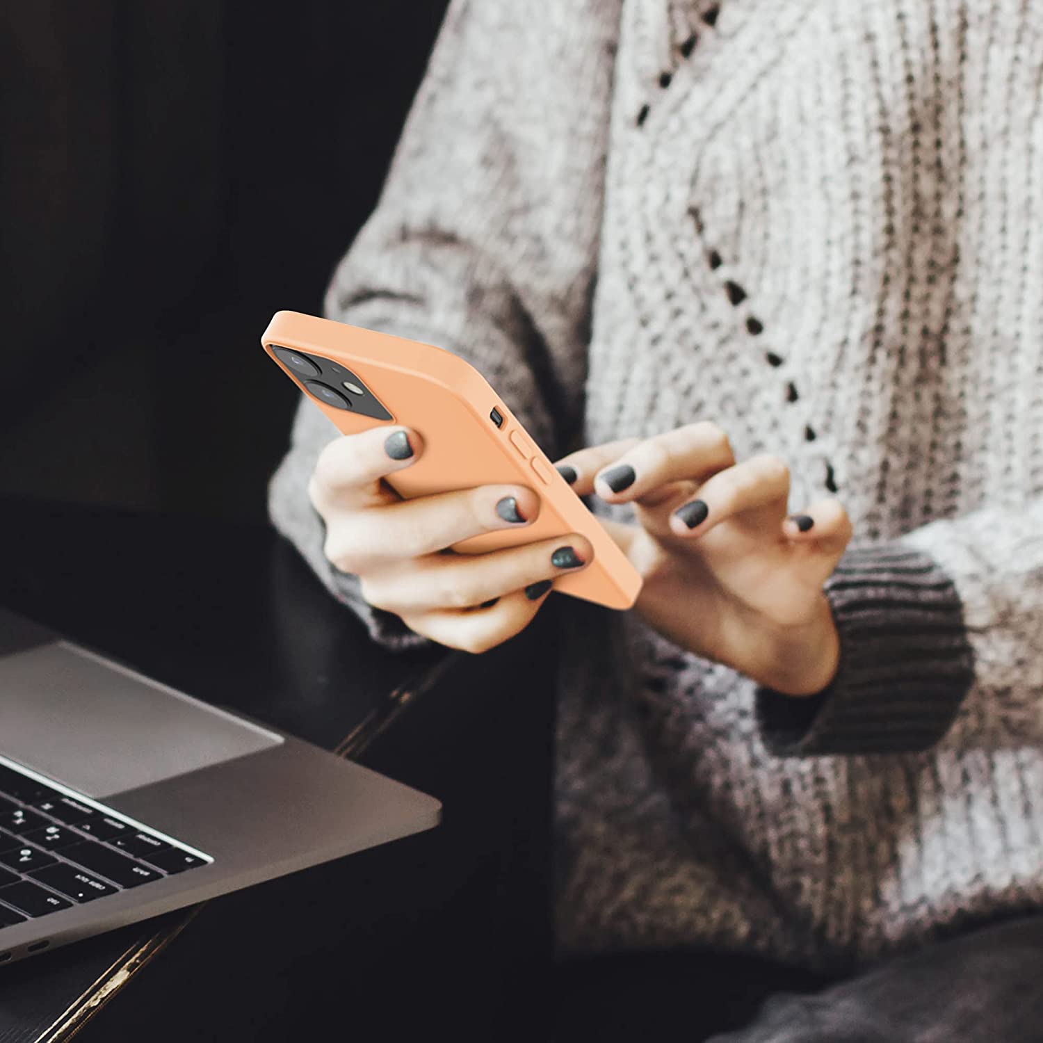 KW iPhone 12 / iPhone 12 Pro Θήκη Σιλικόνης Rubber TPU - Peach - 52641.138