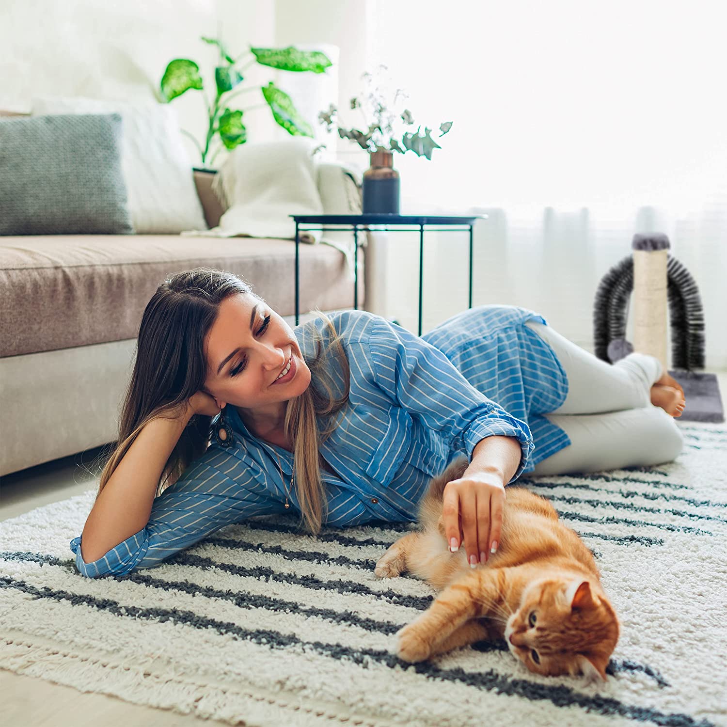 Relaxdays Ονυχοδρόμιο για Γάτες με Καμάρα για Μασάζ και Παιχνίδι - 37 x 30 x 30 cm - 4052025308117