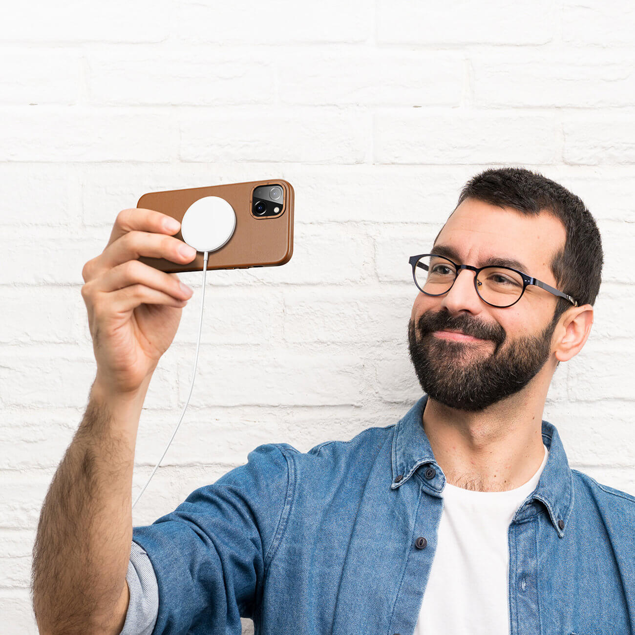 Dux Ducis iPhone 14 Grit Leather Case Θήκη με Επένδυση Συνθετικού Δέρματος και MagSafe - Brown