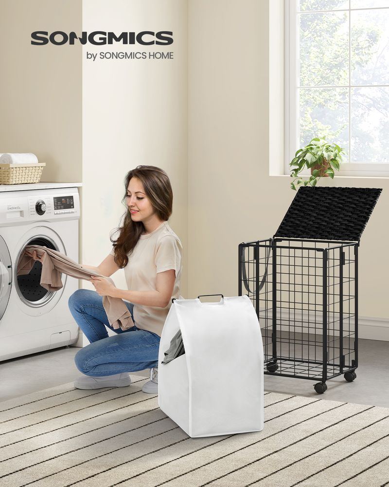 Songmics Τροχήλατο Αναδιπλούμενο Καλάθι Απλύτων με Καπάκι - 90L - Ink Black / Cloud White - LCB290B12