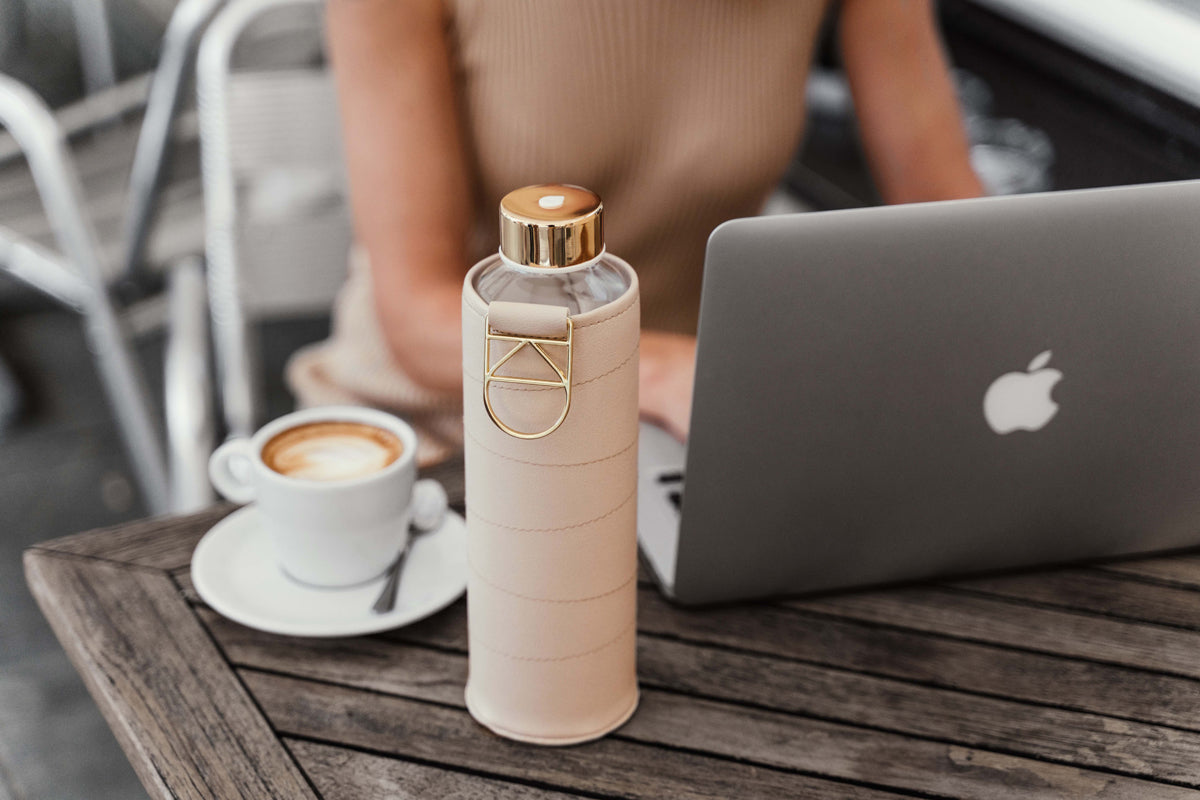 Equa Mismatch Γυάλινο Μπουκάλι Νερού με Θήκη από Δερματίνη - 750ml - Beige / Διάφανο