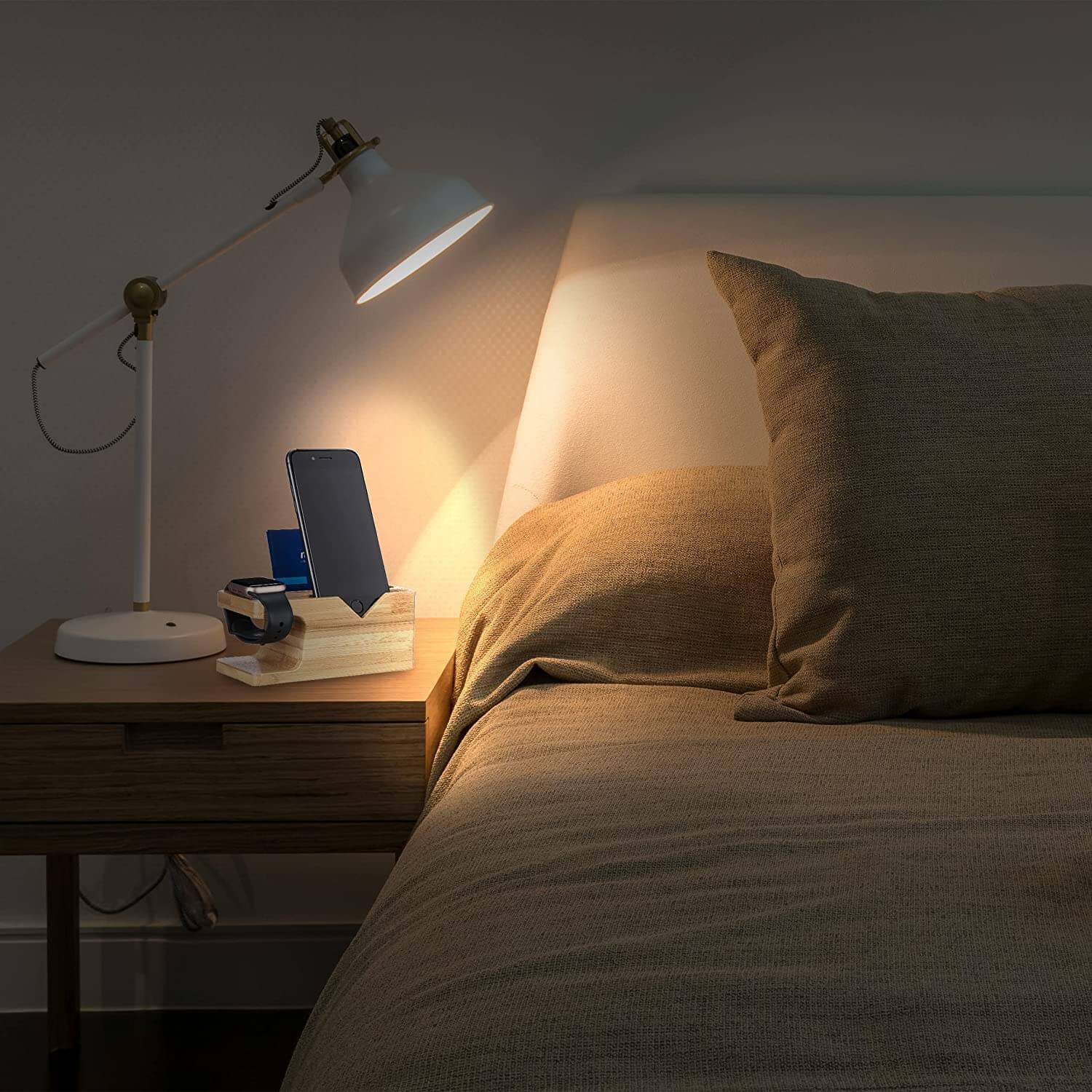 Relaxdays Σταθμός Οργάνωσης και Φόρτισης από Μπαμπού για Smartphone και Apple Watch - Natural - 4052025447359