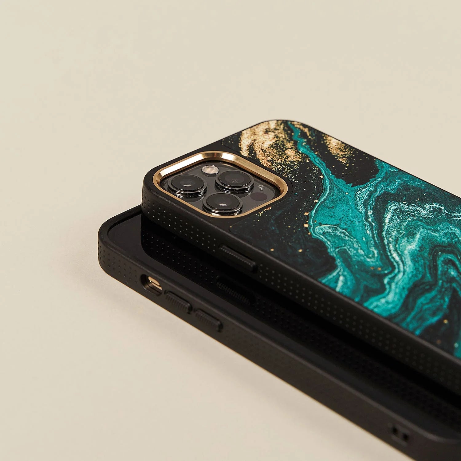 Burga iPhone 15 Pro Elite Σκληρή Θήκη - Gold - Emerald Pool