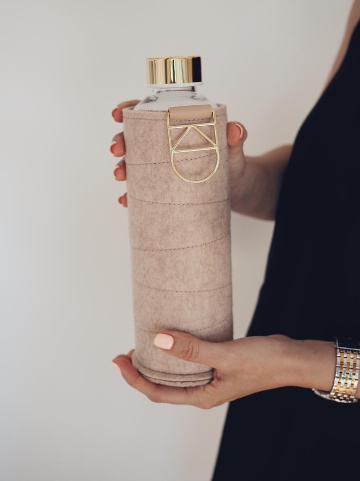 Equa Mismatch Cookie Γυάλινο Μπουκάλι Νερού με Θήκη από Τσόχα - 750ml - Cookie / Gold / Διάφανο