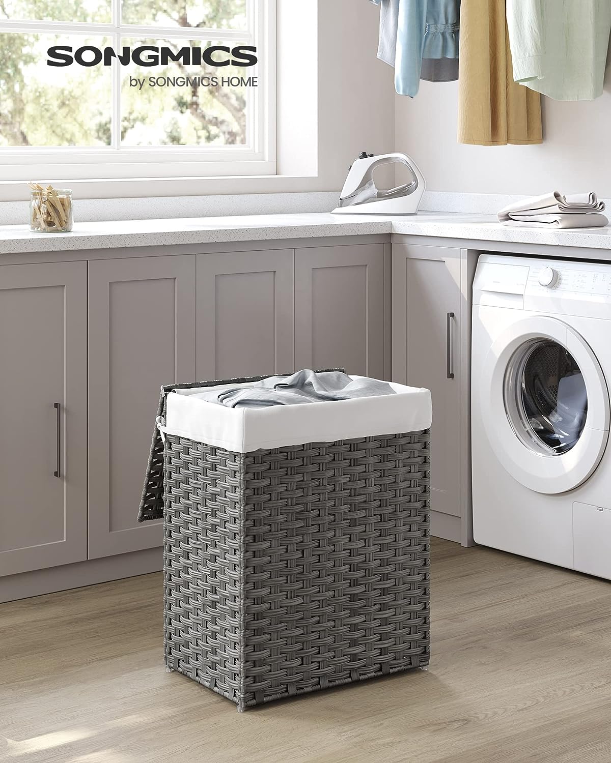 Songmics Χειροποίητο Καλάθι Απλύτων από Συνθετικό Rattan με Καπάκι - 90 L - Grey - LCB51WG