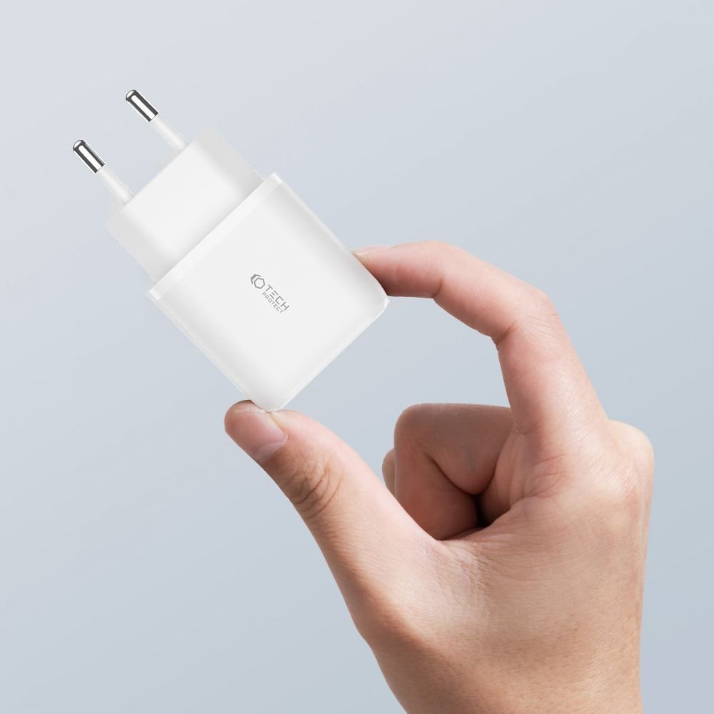 Tech - Protect C20W QC3.0 Οικιακός Φορτιστής Γρήγορης Φόρτισης με 1 Θύρα USB και 1 Θύρα Type C και Καλώδιο Type - C to Type - C - White