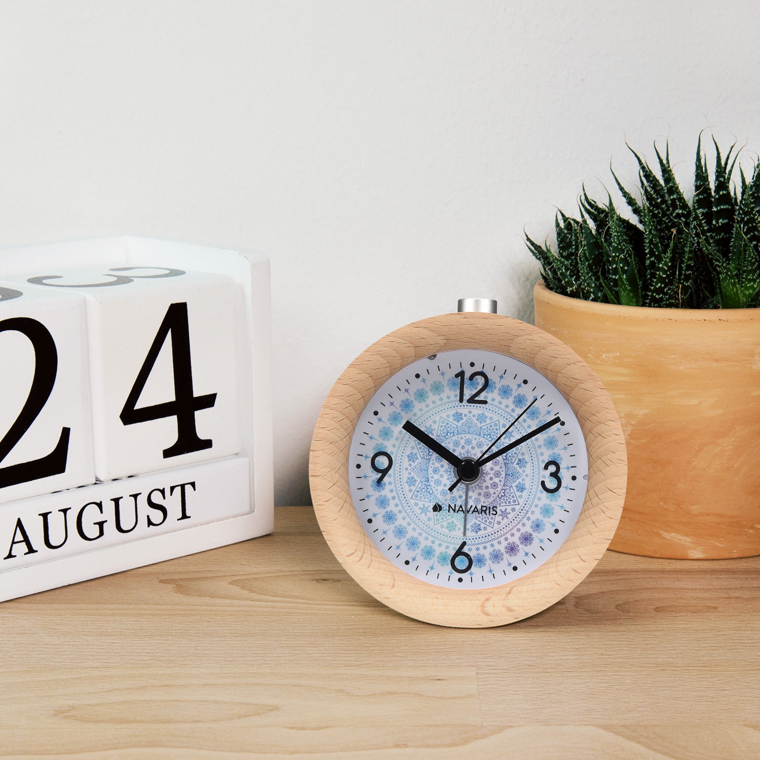 Navaris Analogue Wood Alarm Clock Design Arctic Snowflake - Αναλογικό Επιτραπέζιο Ρολόι και Ξυπνητήρι - Light Brown - 46269.24.02