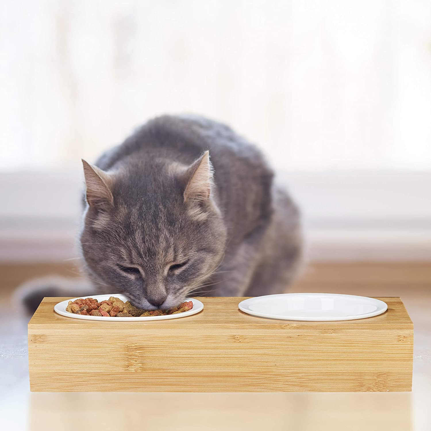 Relaxdays Ξύλινη Βάση από Μπαμπού με 2 Κεραμικά Μπολ για Κατοικίδια - 200 ml - Natural / White - 4052025325770