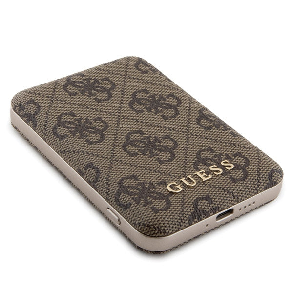 Guess iPhone 15 - 4G Metal Logo Σετ MagSafe Σκληρή Θήκη με Επένδυση Συνθετικού Δέρματος και Powerbank 5000mAh - Brown - GUBPM5P15S4GEMGW