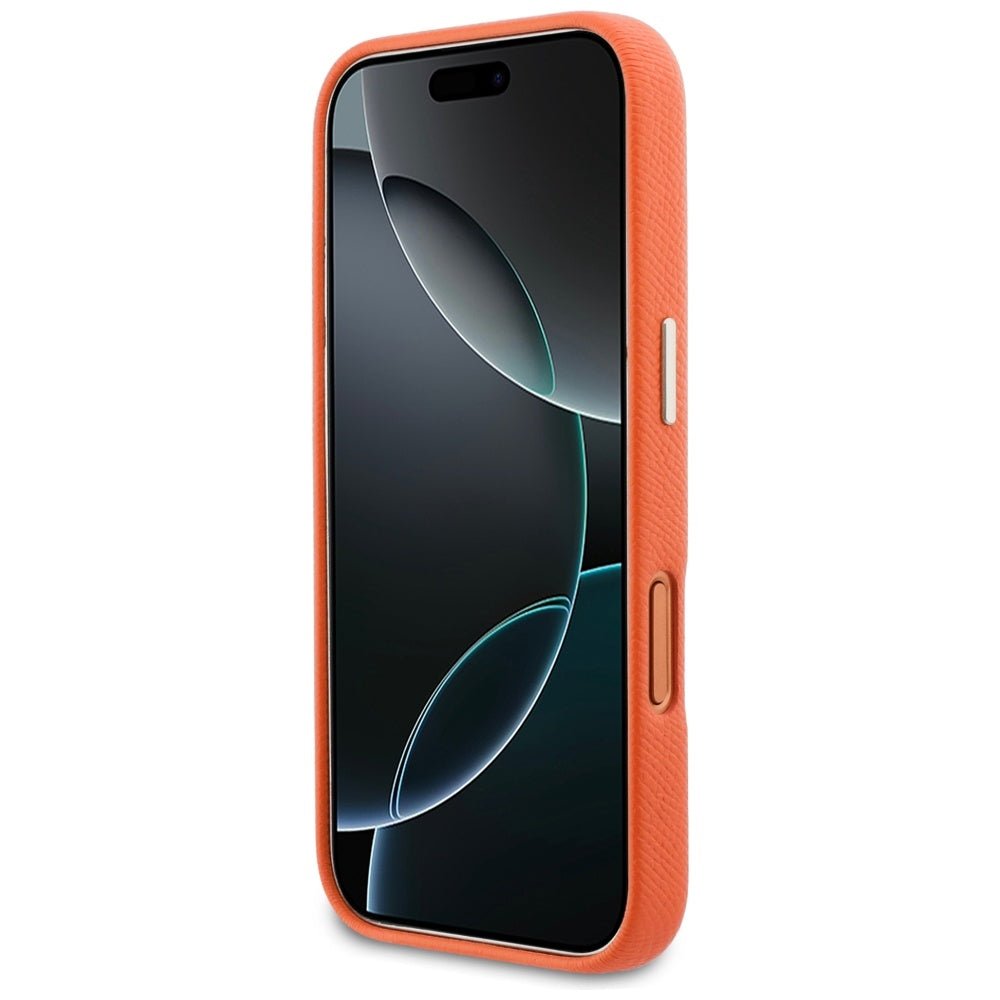 Guess iPhone 17 Pro Max - Σκληρή Θήκη με Επένδυση από Οικολογικό Δέρμα - FW Resin Logo - Orange