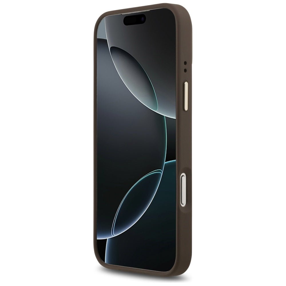 Guess iPhone 17 Pro Max - Θήκη με Επένδυση Συνθετικού Δέρματος και MagSafe - 4G Logo Plate - Brown