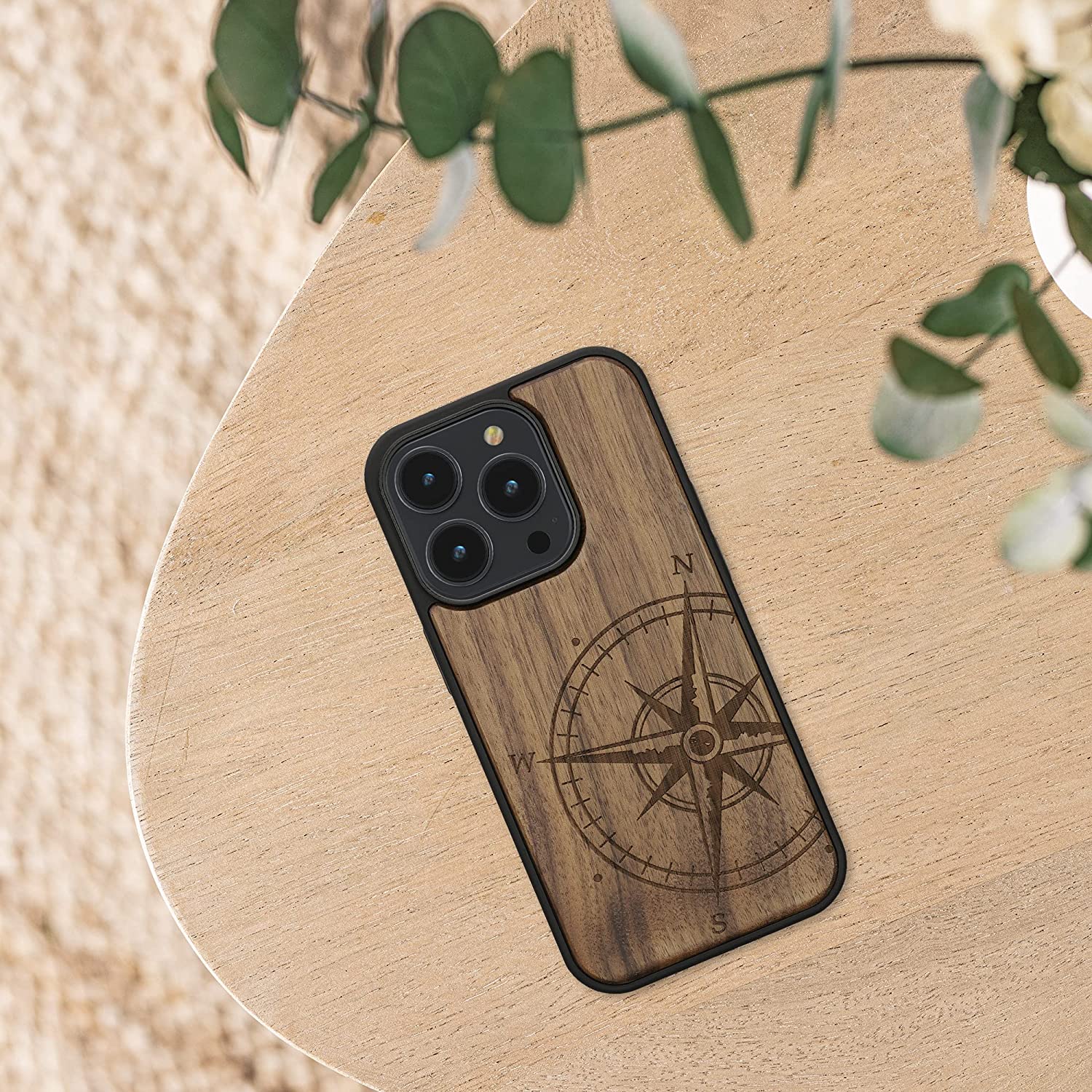 KW iPhone 14 Pro Θήκη από Φυσικό Ξύλο Design Navigational Compass - Dark Brown - 59126.01