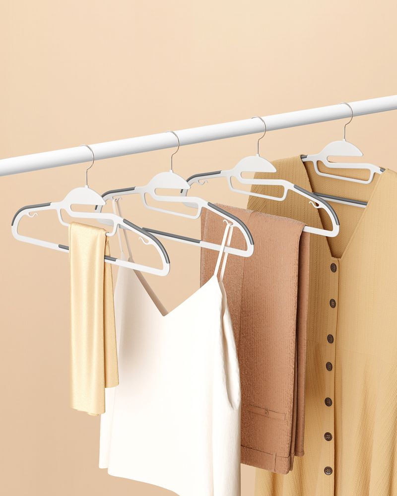 Songmics Σετ με 50 Πλαστικές Κρεμάστρες Ρούχων - White / Dark Grey - CRP041W04