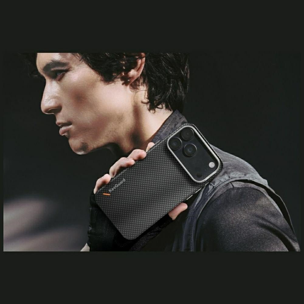 Uniq iPhone 18 Pro / iPhone 17 Pro - Σκληρή Θήκη με Πλαίσιο Σιλικόνης MagSafe - Keva Tough Aramid - Black