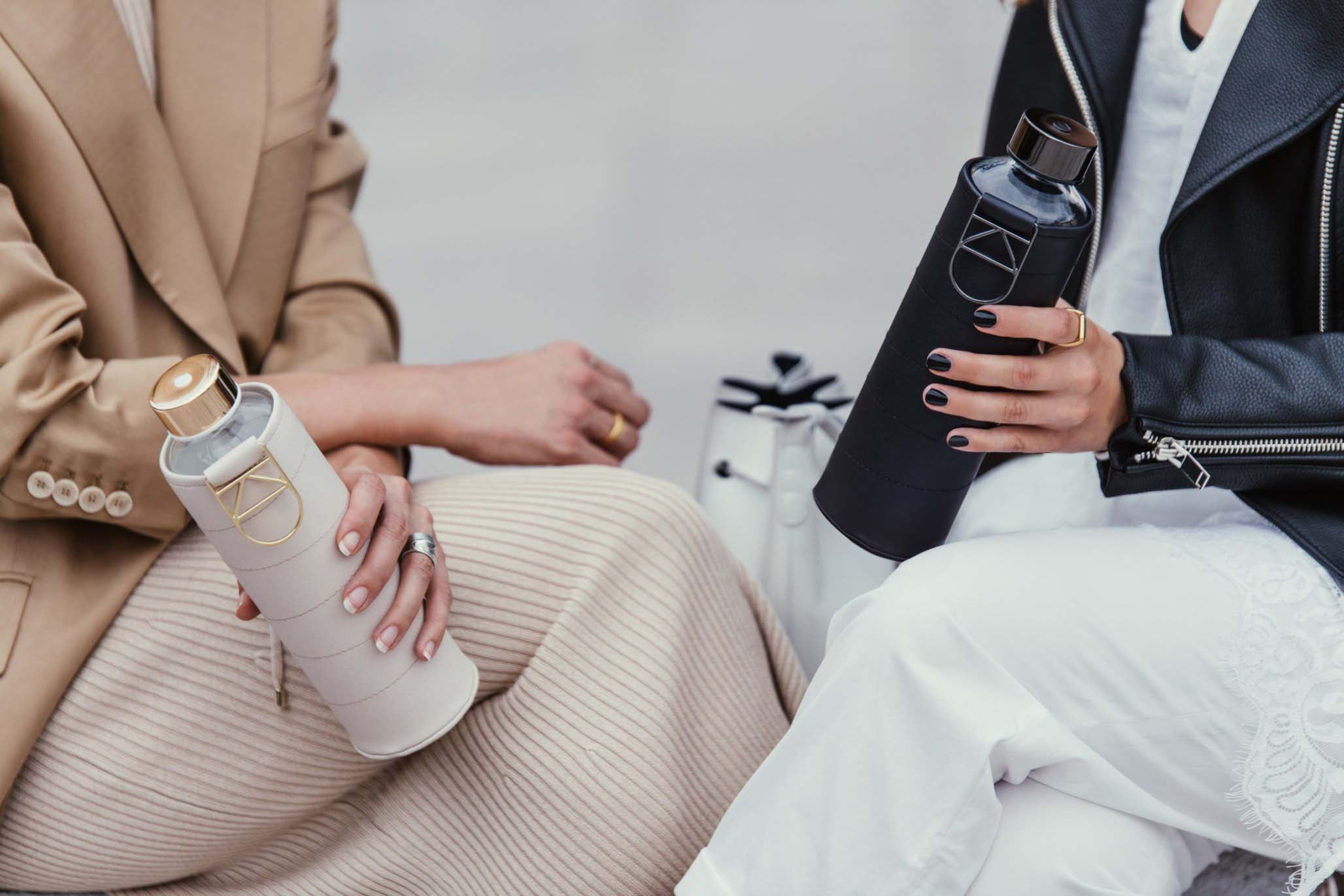 Equa Mismatch Γυάλινο Μπουκάλι Νερού με Θήκη από Δερματίνη - 750ml - Graphite / Διάφανο