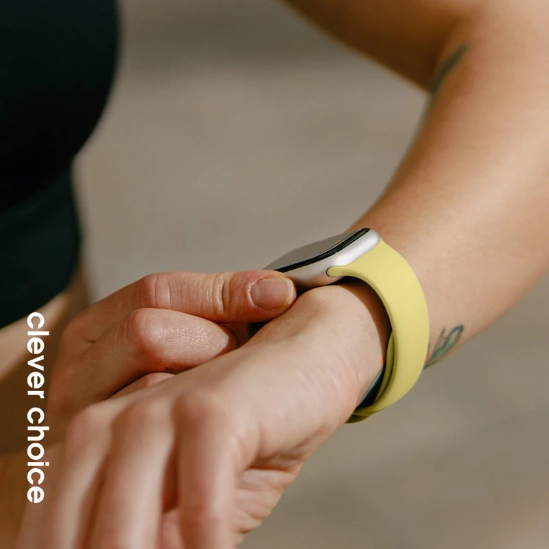 Crong Λουράκι Apple Watch 2/3/4/5/6/7/8/9/10/11 - SE (1/2/3) - 38/40/41/42mm Σιλικόνης - Liquid Strap - Straw