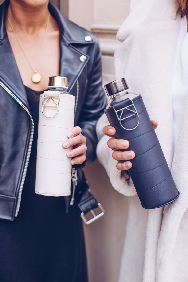 Equa Mismatch Γυάλινο Μπουκάλι Νερού με Θήκη από Δερματίνη - 750ml - Graphite / Διάφανο