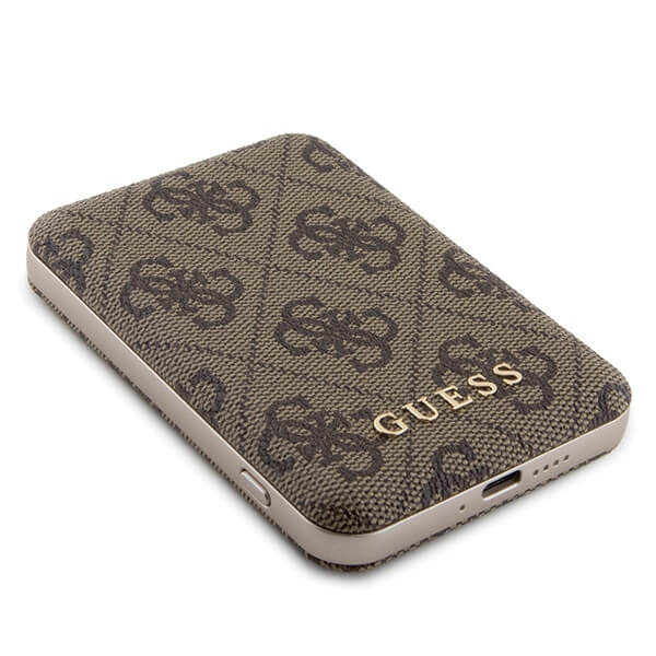 Guess iPhone 15 Pro - 4G Metal Logo Σετ MagSafe Σκληρή Θήκη με Επένδυση Συνθετικού Δέρματος και Powerbank 5000mAh - Brown - GUBPM5P15L4GEMGW