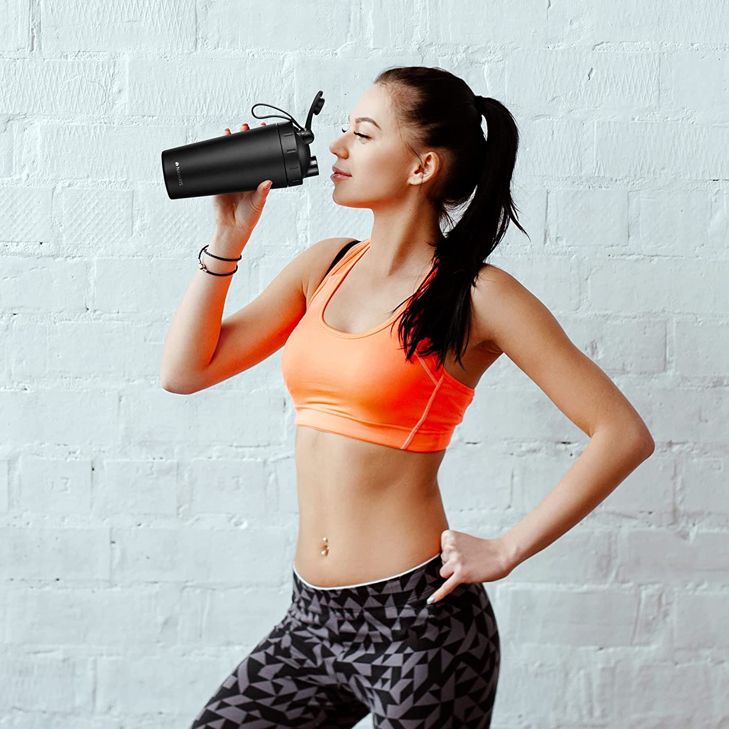 Navaris Σέικερ / Μπουκάλι από Ανοξείδωτο Ατσάλι - BPA FREE - 750mL - Black - 52703.2.01