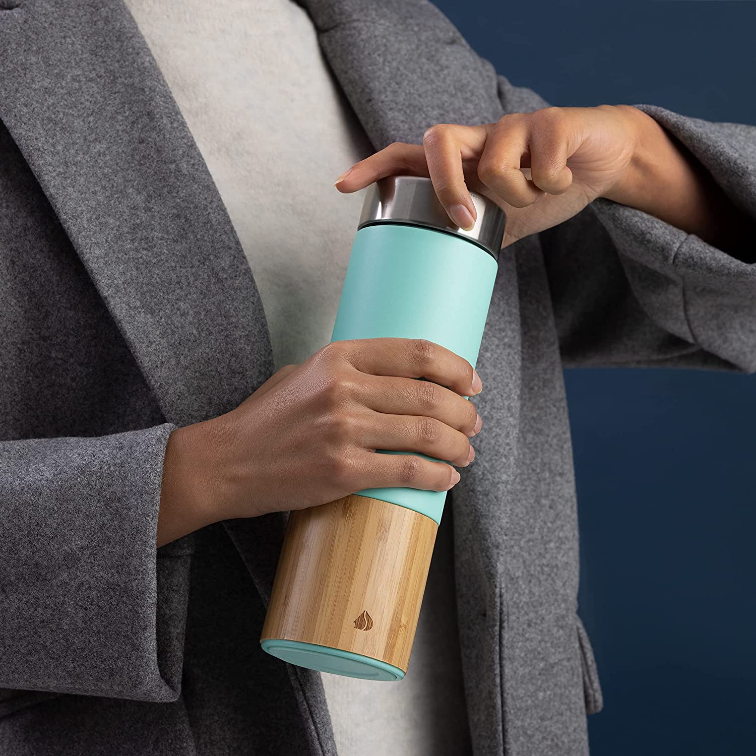 Navaris Tea Bottle Μπουκάλι Τσαγιού από Μπαμπού και Ανοξείδωτο Ατσάλι - 500ml - Turquoise - 54268.2.37