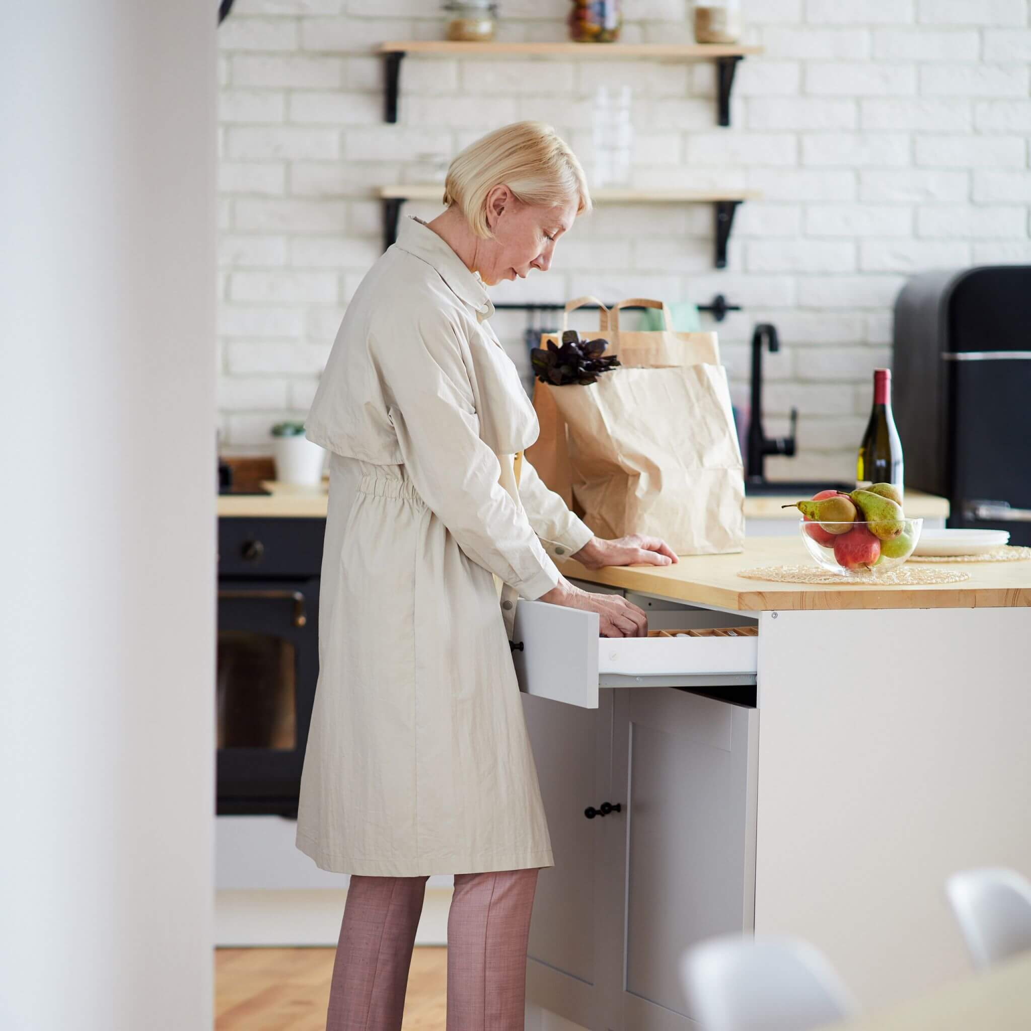 Relaxdays Δίσκος Αποθήκευσης για Μαχαιροπίρουνα από Μπαμπού με Χερούλι - Natural - 4052025188856