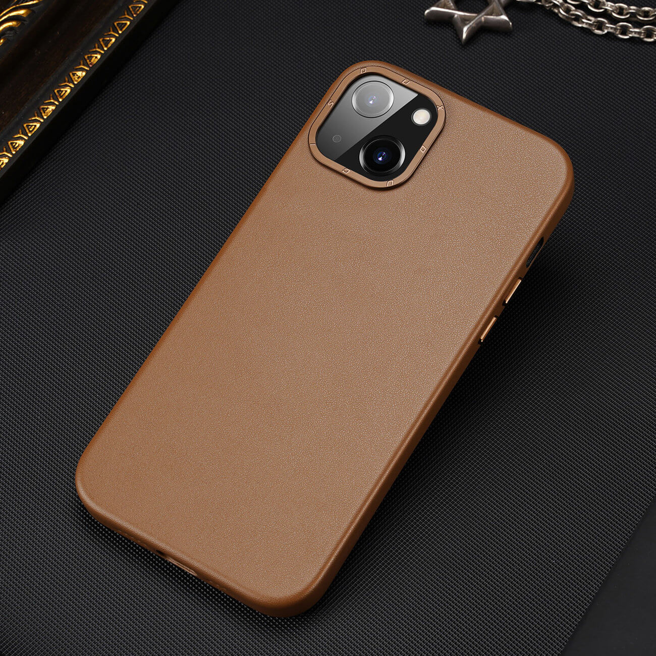 Dux Ducis iPhone 14 Grit Leather Case Θήκη με Επένδυση Συνθετικού Δέρματος και MagSafe - Brown