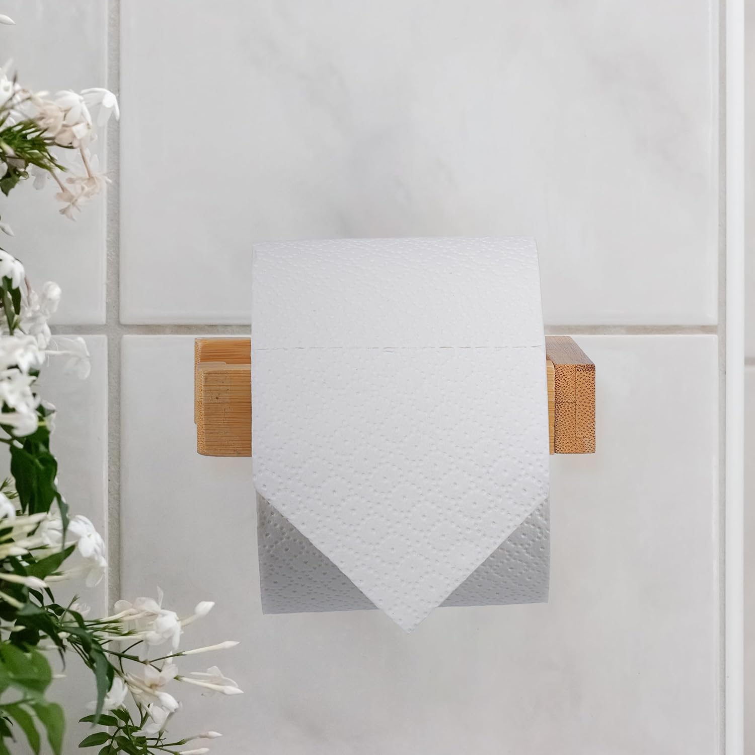 Relaxdays Επιτοίχια Αυτοκόλλητη Βάση Ρολού Τουαλέτας από Μπαμπού - Natural - 4052025485306