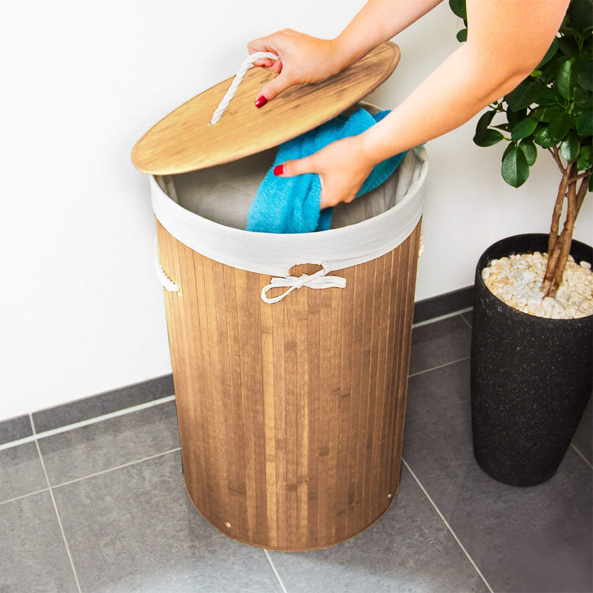 Relaxdays Πτυσσόμενο Στρόγγυλο Καλάθι Απλύτων από Μπαμπού με Καπάκι - Light Brown / White - 4052025046767