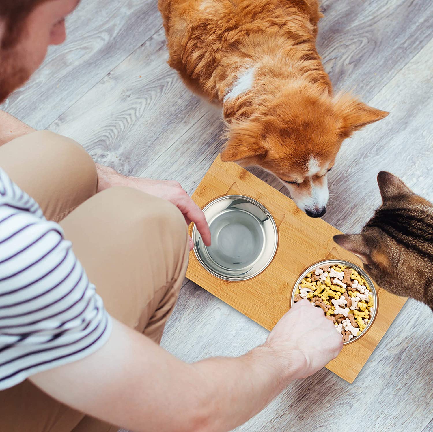 Relaxdays Ξύλινη Βάση από Μπαμπού με 2 Μπολ από Ανοξείδωτο Ατσάλι για Κατοικίδια - 300 ml - Natural - 4052025288600