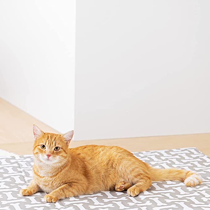 Navaris Pet Cooling Mat - Στρώμα Ψύξης για Κατοικίδια - 81 x 96 cm - Design Bone - 51240.3