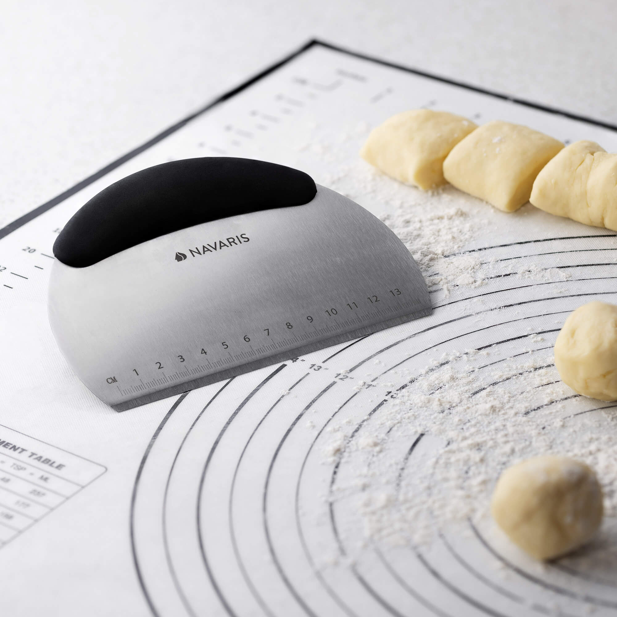 Navaris Σετ Πλάστης με Επιφάνεια Σιλικόνης και Κόφτες Ζύμης - 54998.01.04