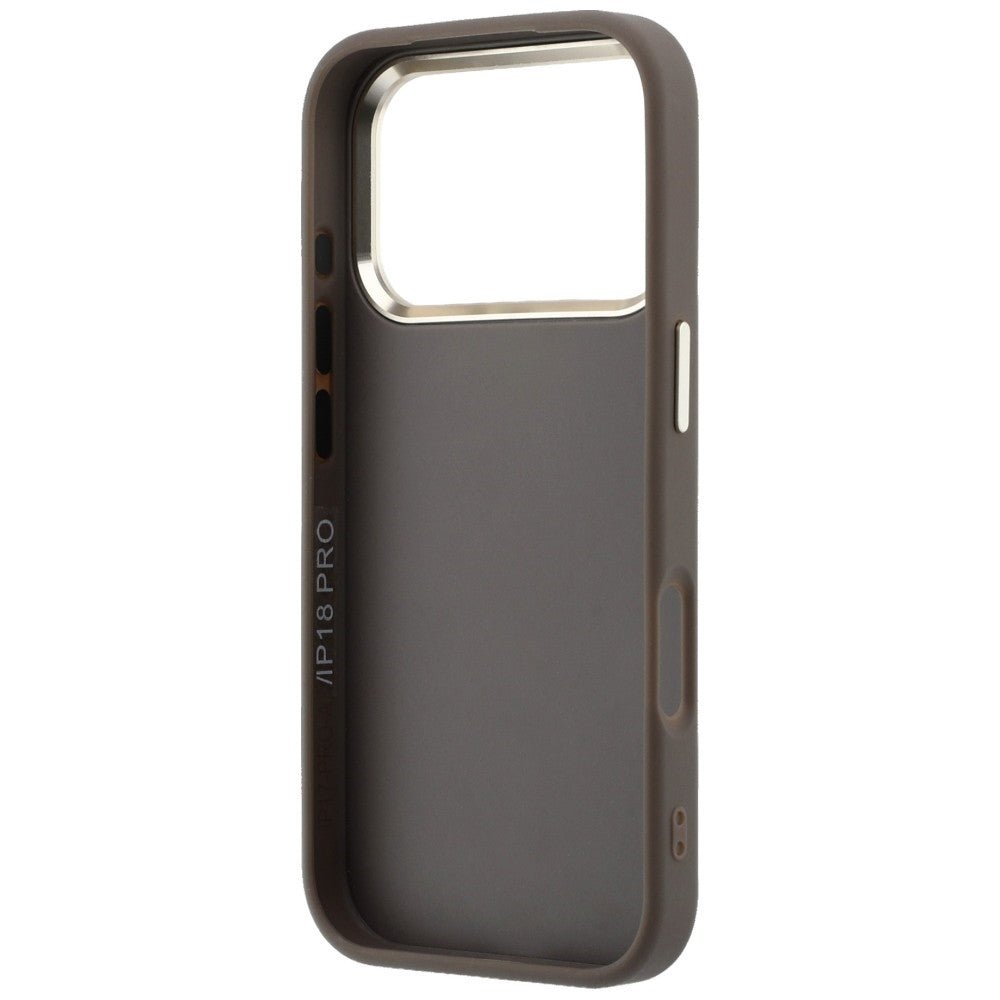 Guess iPhone 17 Pro / iPhone 18 Pro - Σκληρή Θήκη με Επένδυση από Οικολογικό Δέρμα - 4G and Big Resin Logo - Brown