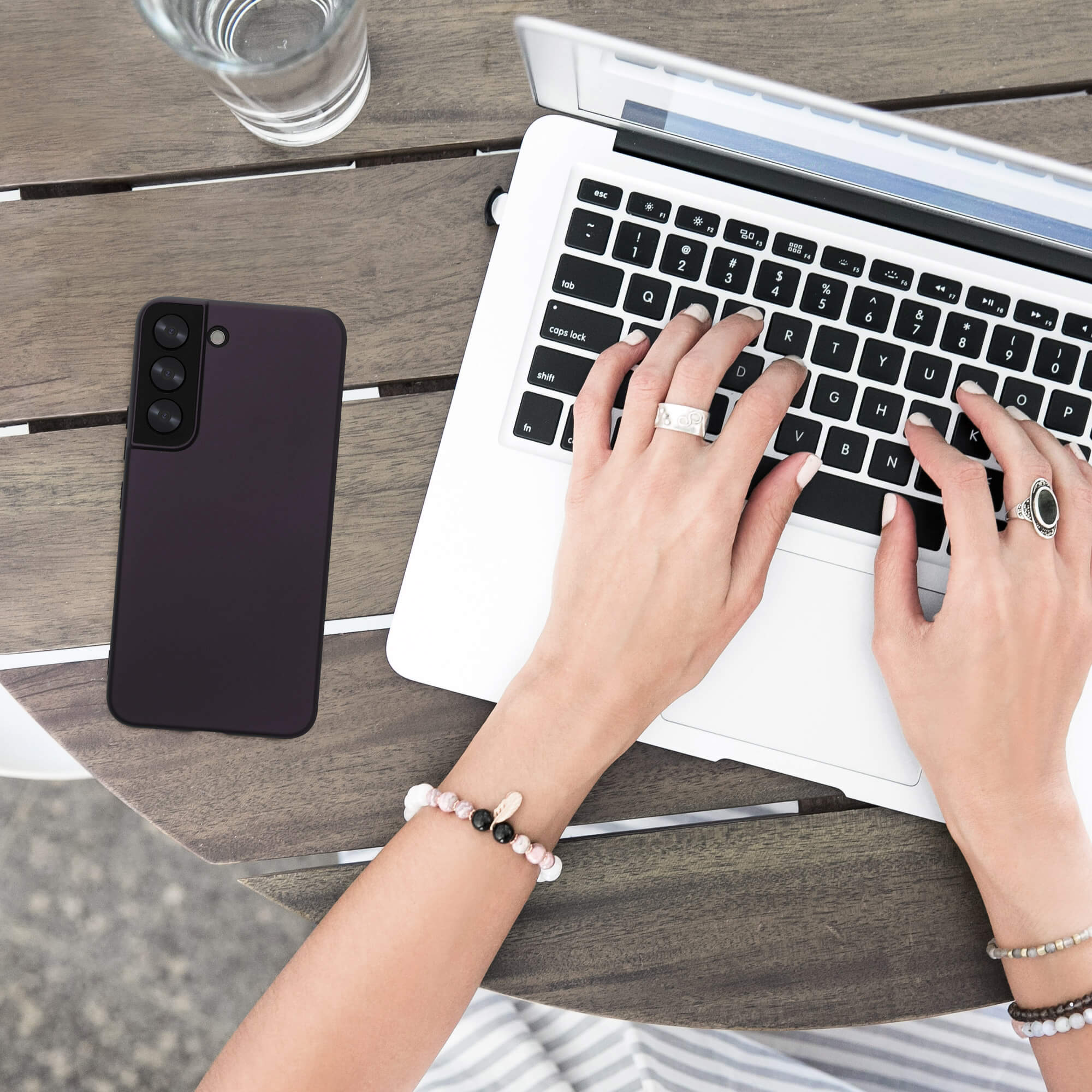 KW Samsung Galaxy S22 Θήκη Σιλικόνης - Metallic Berry - 56757.115