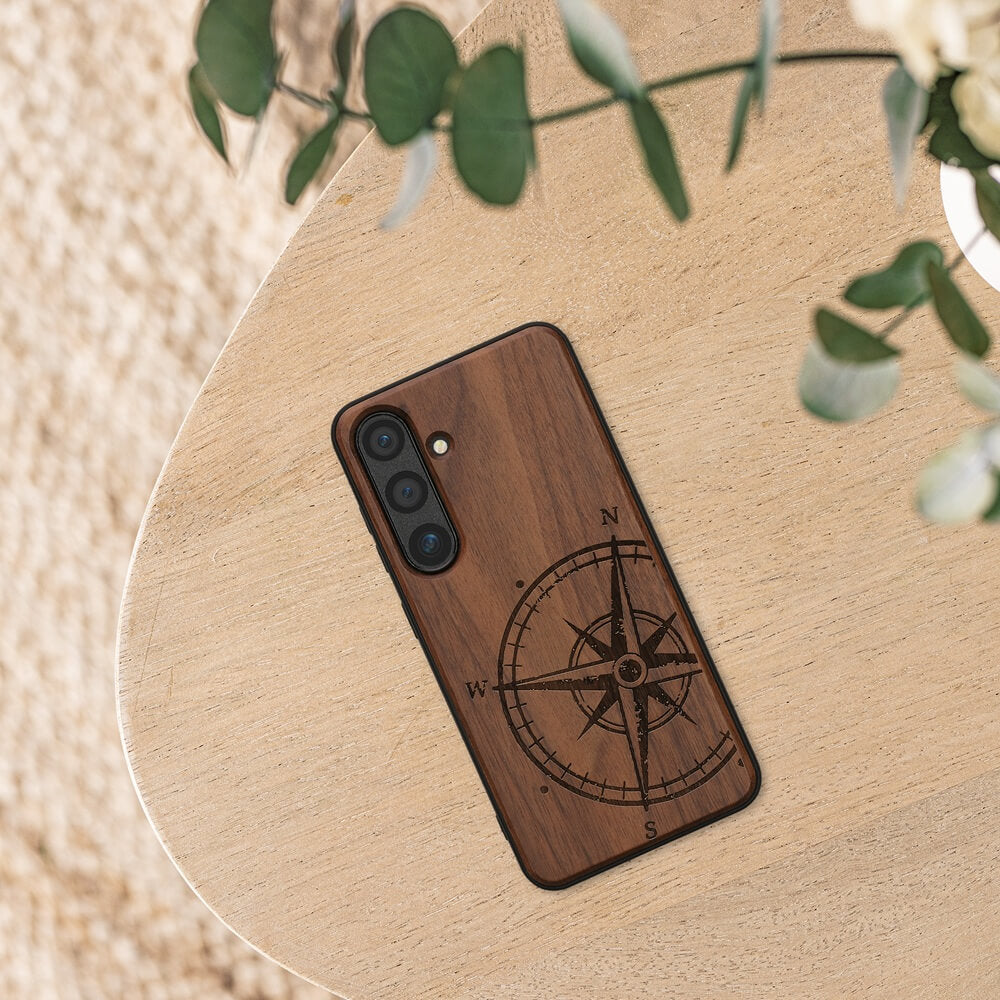 KW Samsung Galaxy S24 Θήκη από Φυσικό Ξύλο - Design Compass Vintage - Dark Brown