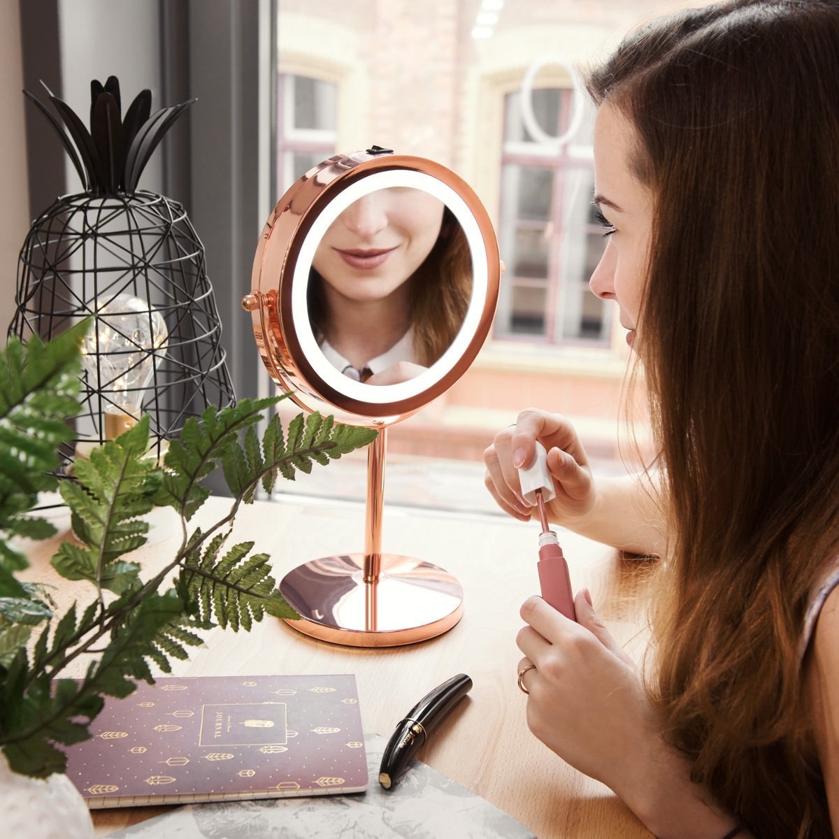 Navaris LED Illuminated Two-Sided Vanity Makeup Mirror - Περιστρεφόμενος Φωτιζόμενος Καθρέπτης LED - Copper - 43359
