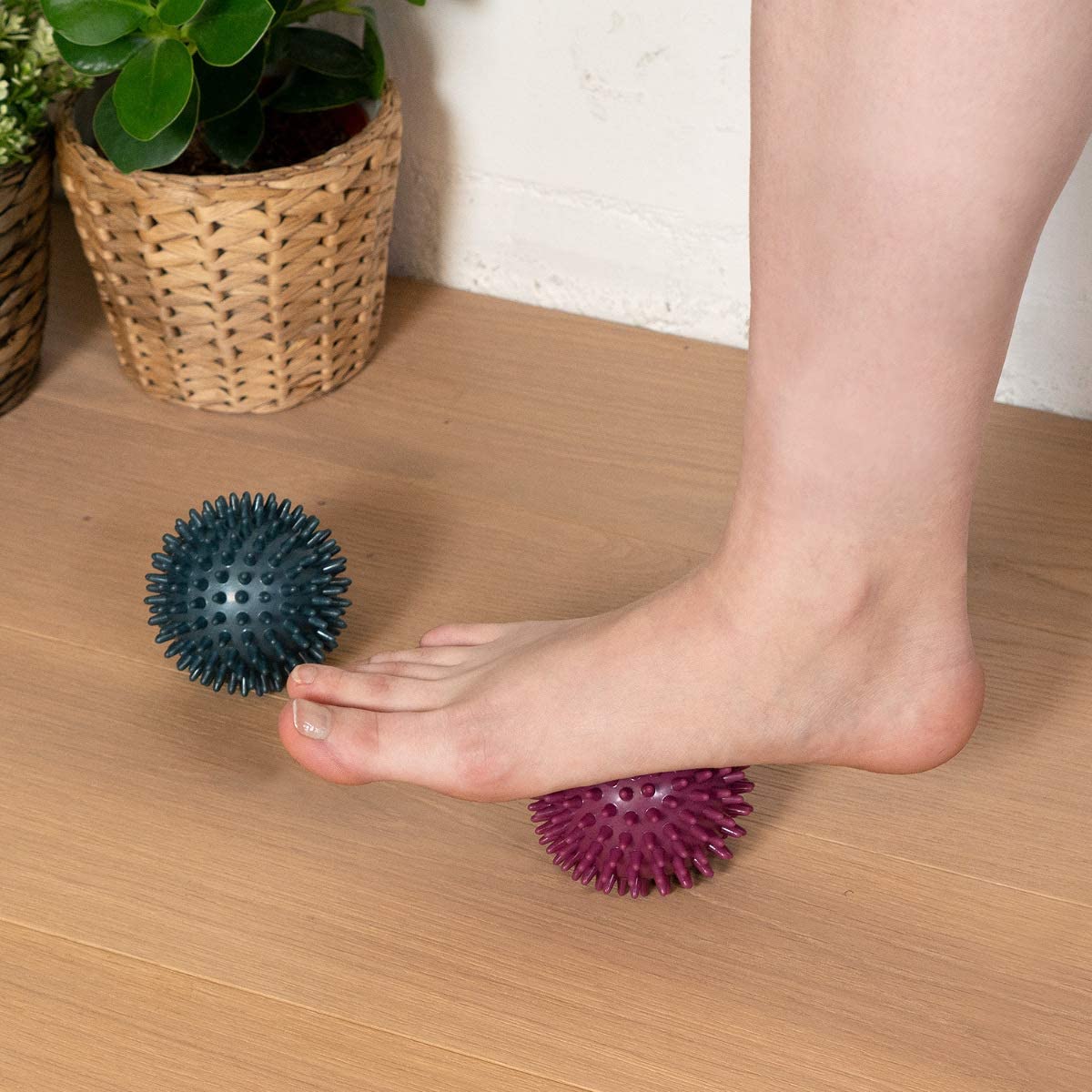 Navaris Hedgehog Massage Ball with Nubs Set of 2 - Μπάλες Μασάζ για Χέρια / Πόδια και Πλάτη - Berry / Petrol - 46951.3.02