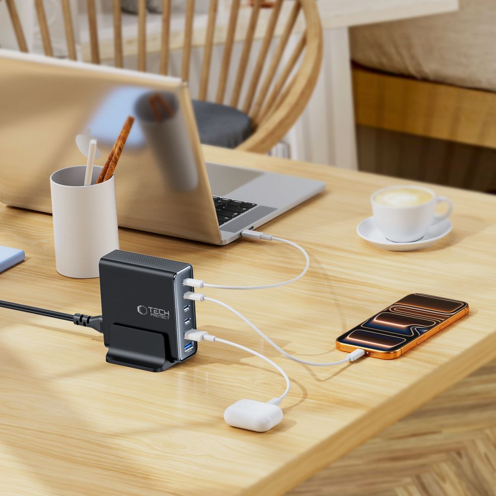 Tech - Protect Σταθμός Φόρτισης με 2 Θύρες USB και 4 Θύρες Type - C - PD 160W/QC3.0 - DC160W - GAN - Black