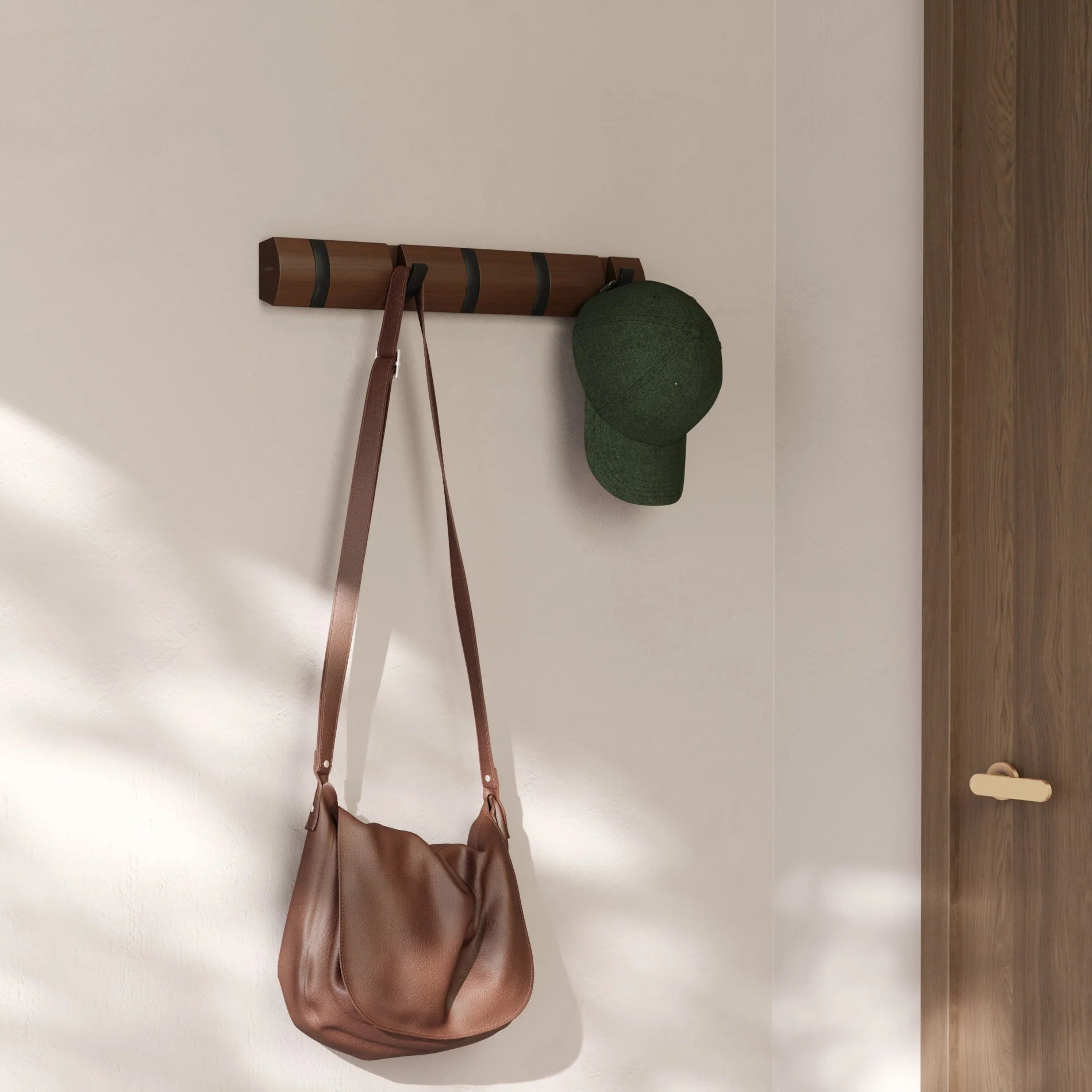 Umbra Επιτοίχια Ξύλινη Κρεμάστρα με 5 Γάντζους - Flip - Walnut / Black