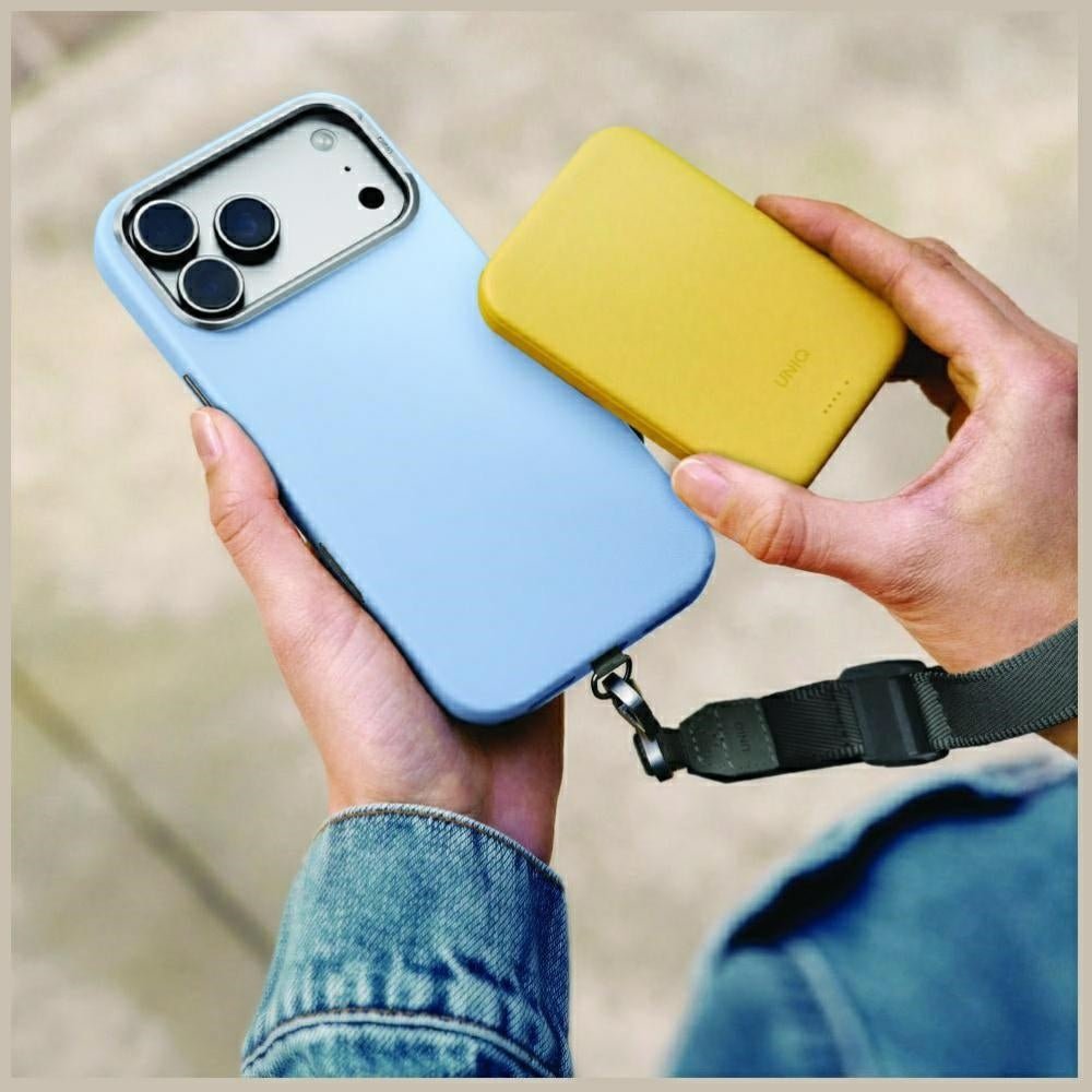 Uniq iPhone 18 Pro / iPhone 17 Pro - Σκληρή Θήκη με Επένδυση Συνθετικού Δέρματος MagSafe - Lyden MagClick - Frost Blue