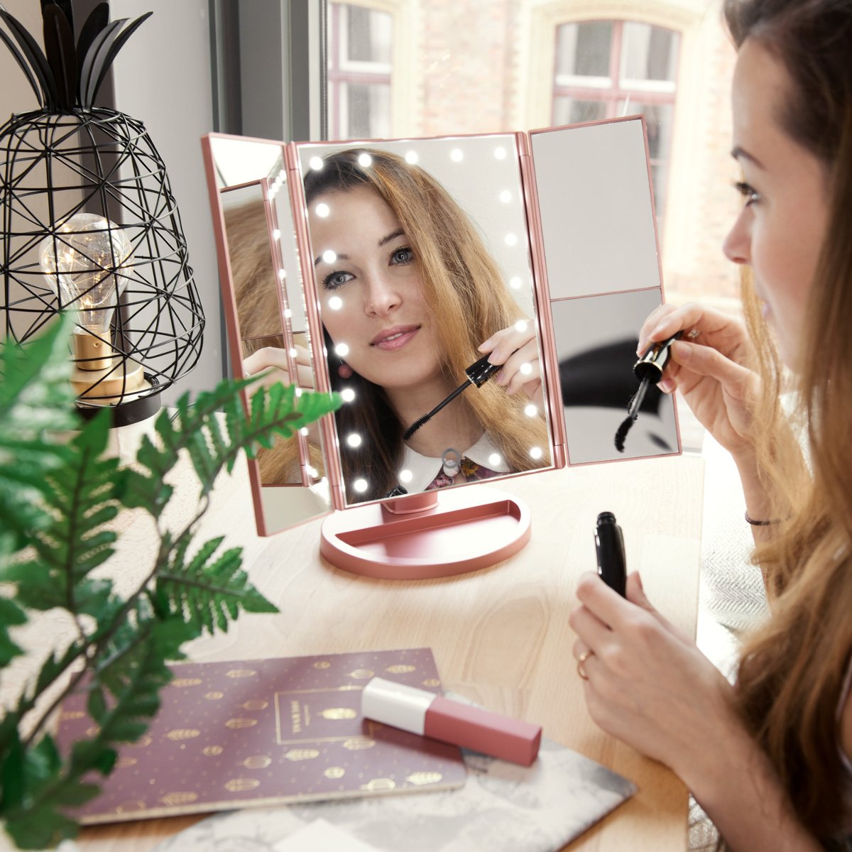 Navaris LED Foldable Cosmetic Mirror - Φωτιζόμενος Καθρέπτης LED - Matte Rose Gold - 43457.89