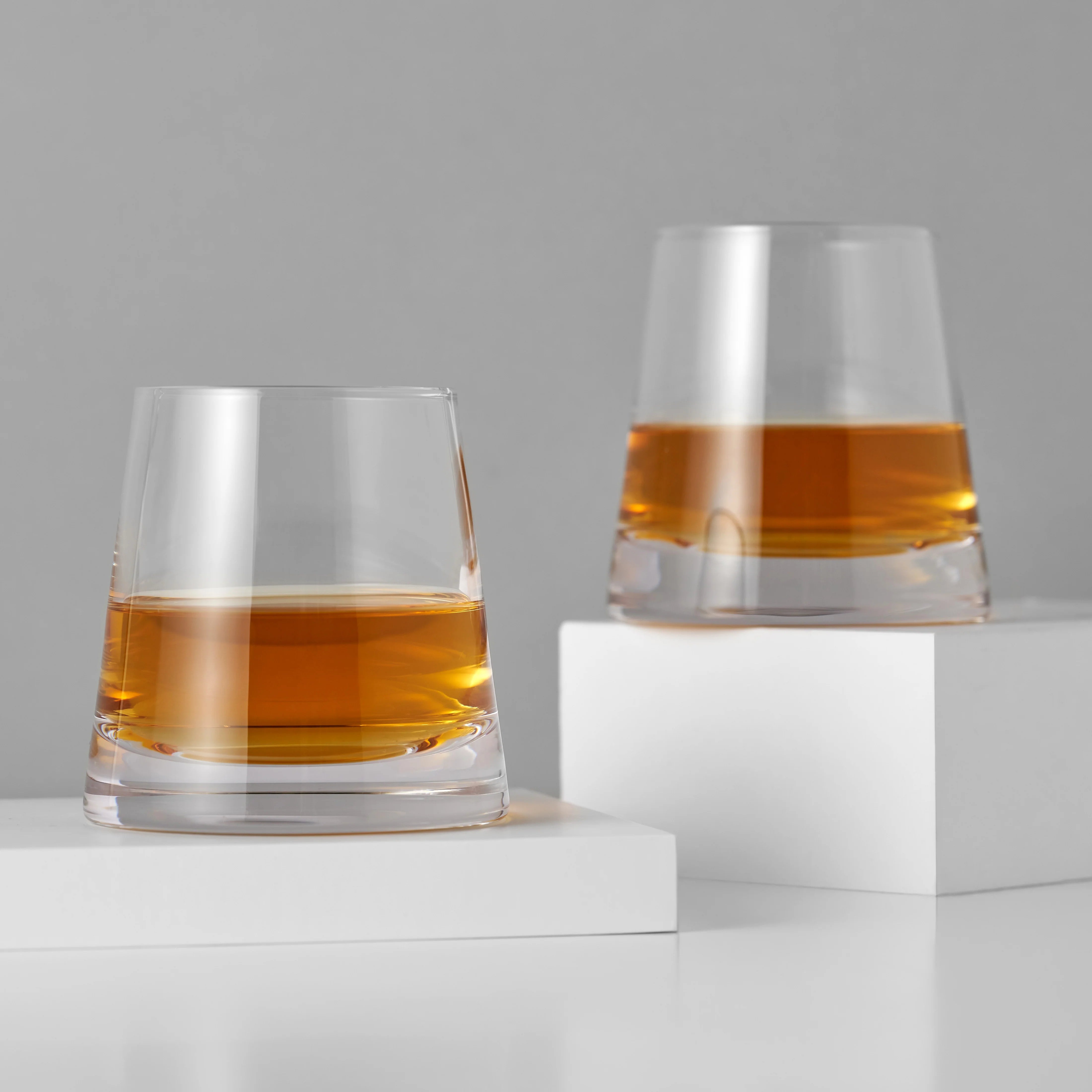 Viski Σετ με 2 Κρυστάλλινα Ποτήρια Ουίσκι - 240 ml - Burke