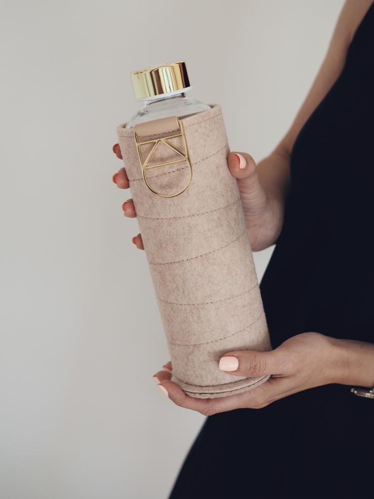 Equa Mismatch Cookie Γυάλινο Μπουκάλι Νερού με Θήκη από Τσόχα - 750ml - Cookie / Gold / Διάφανο