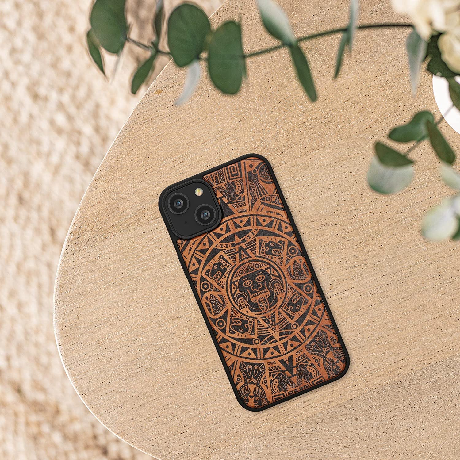 KW iPhone 14 Plus Θήκη από Φυσικό Ξύλο Design Mayan Calendar - Brown / Black - 59125.02