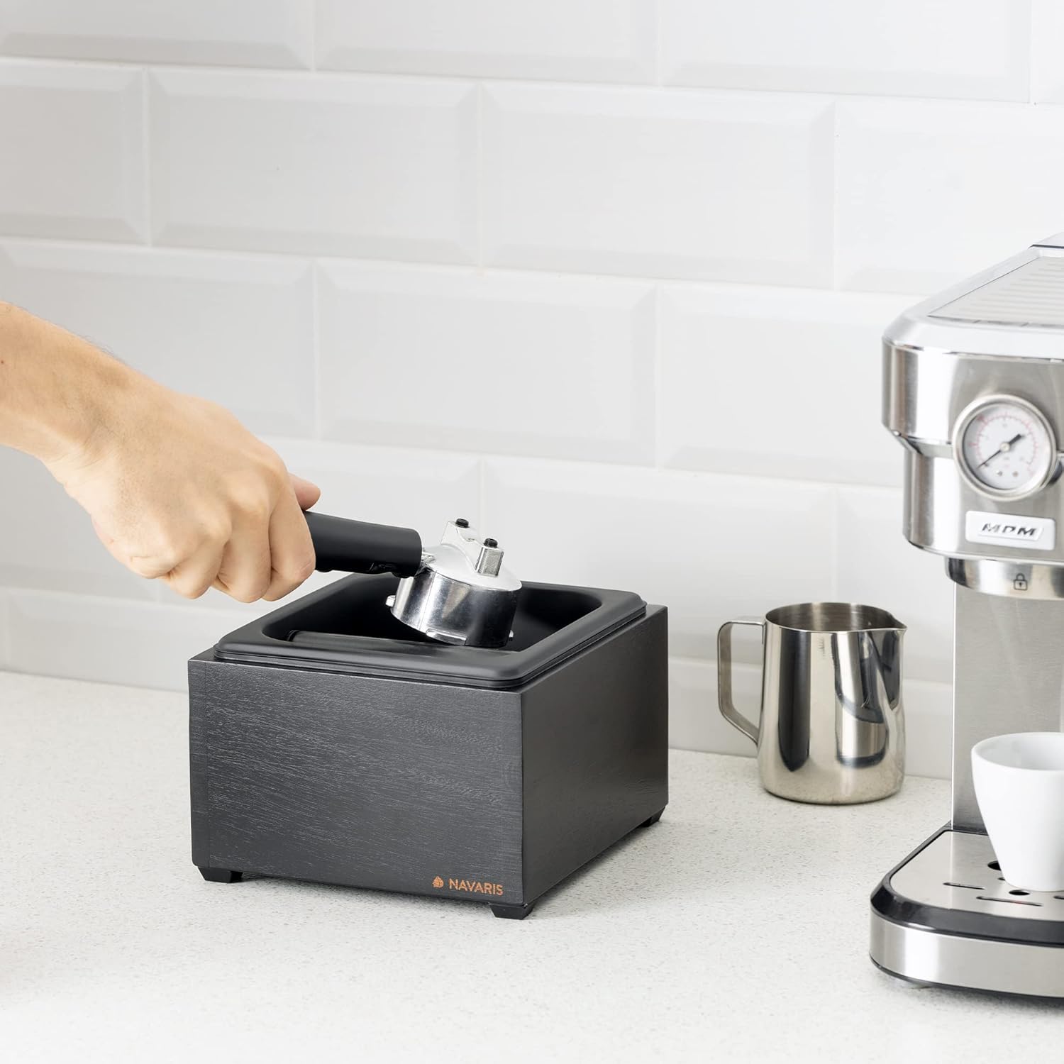 Navaris Ξύλινο Δοχείο Χτυπήματος Κλείστρου - Acacia Wood - ‎Black - 54693.03