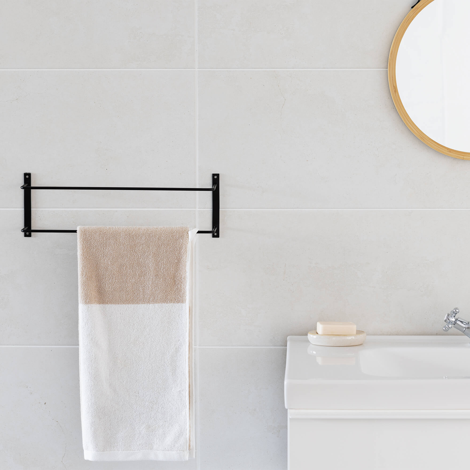 Navaris Επιτοίχια Μεταλλική Βάση Στήριξης για Πετσέτες - 42 x 14 x 11 cm - Black - 57191.01